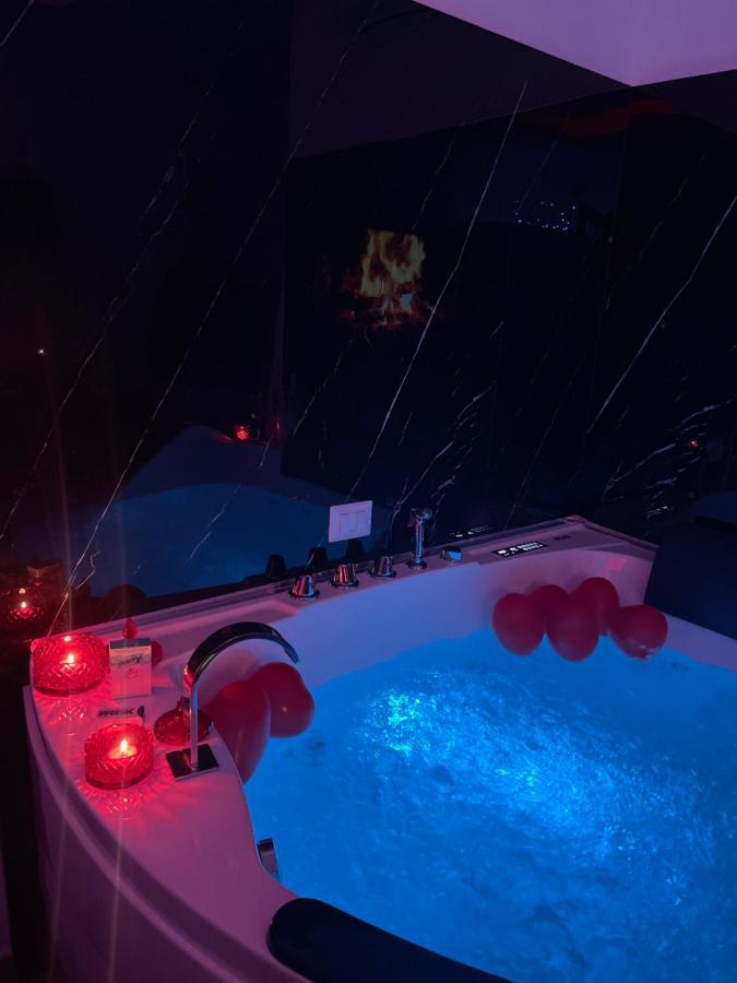 Due Cuori Suite Бари Екстериор снимка