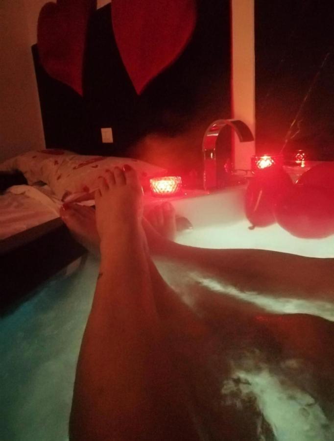 Due Cuori Suite Бари Екстериор снимка