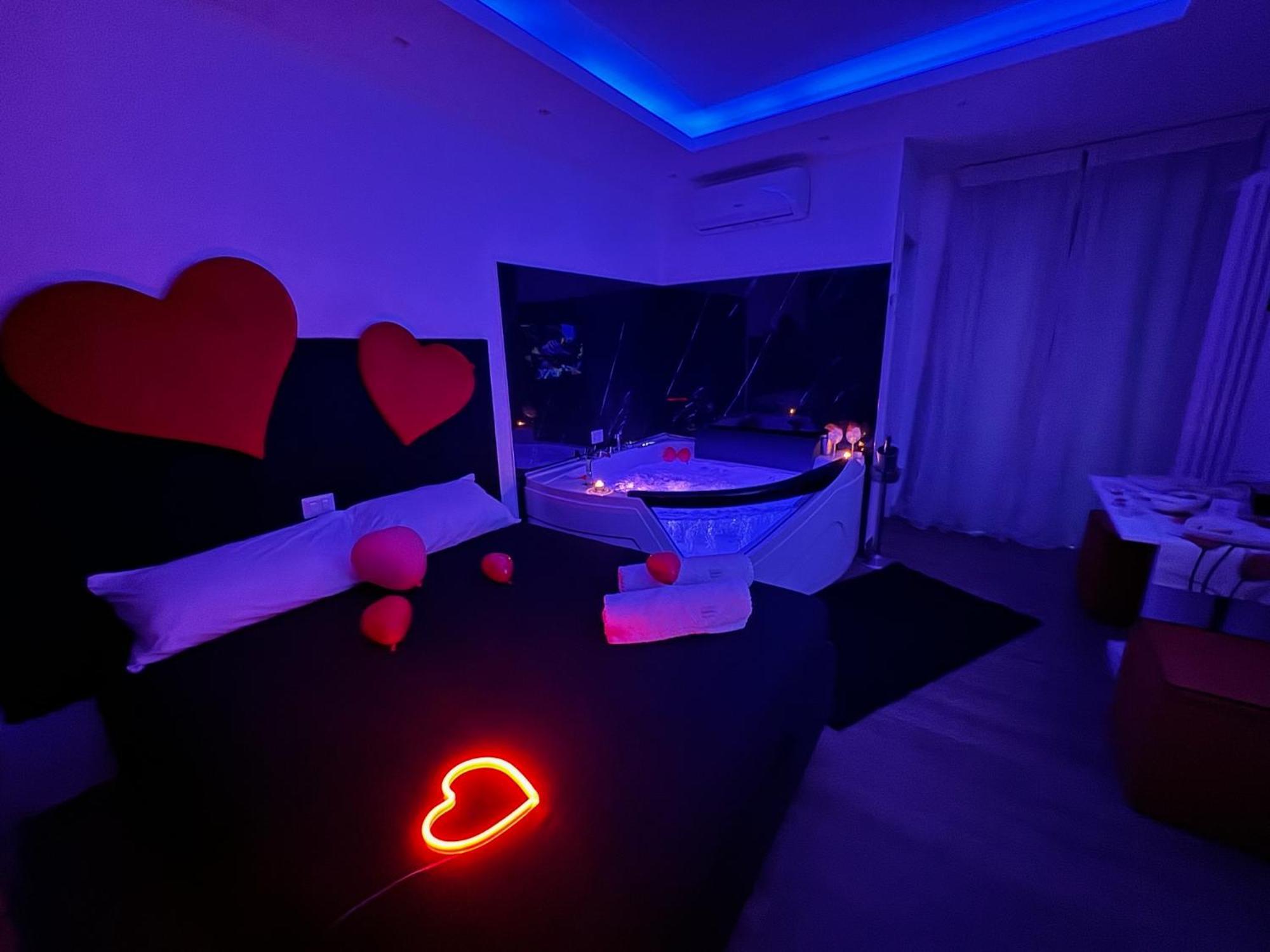 Due Cuori Suite Бари Екстериор снимка