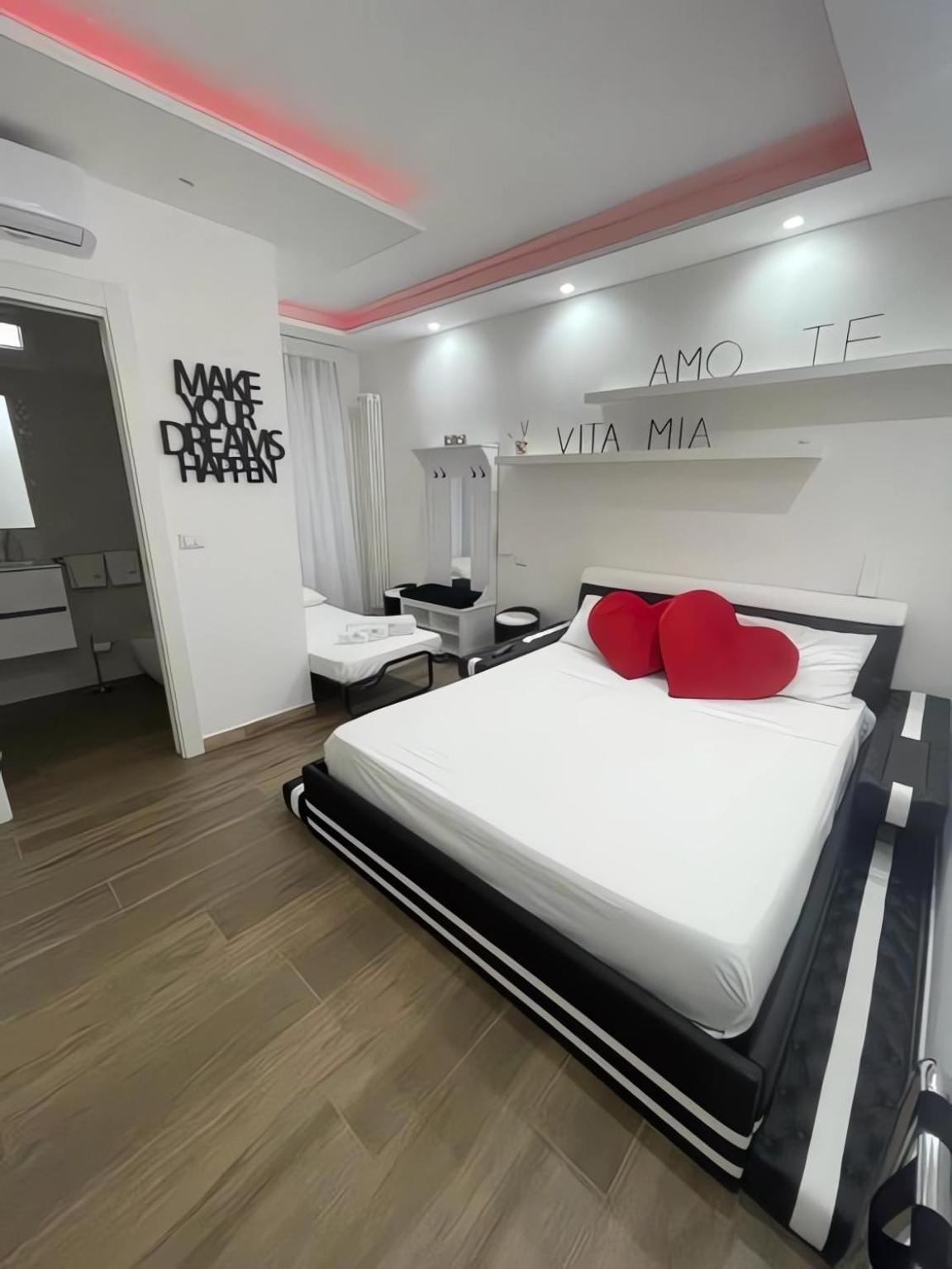 Due Cuori Suite Бари Екстериор снимка